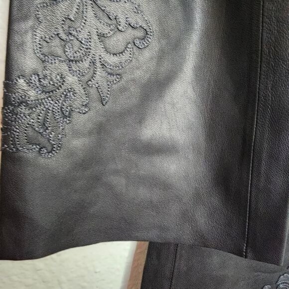 Harley Davidson 100% Leather Embroidered Riding Pants in Black Women's Size 8 - Picture 4 of 13